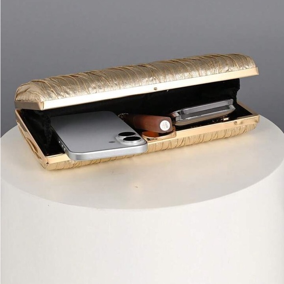 Elegant Gold Clutch - Picture 4 of 7